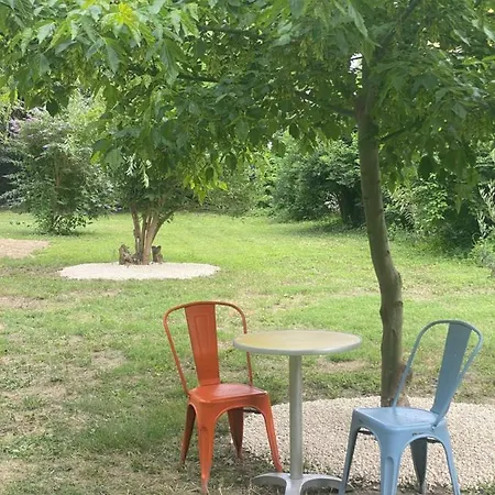 D'hotes Les Cypres De L'ile Bed & Breakfast