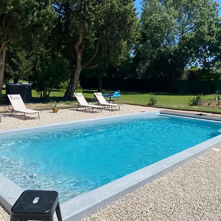 D'hotes Les Cypres De L'ile Bed & Breakfast *
